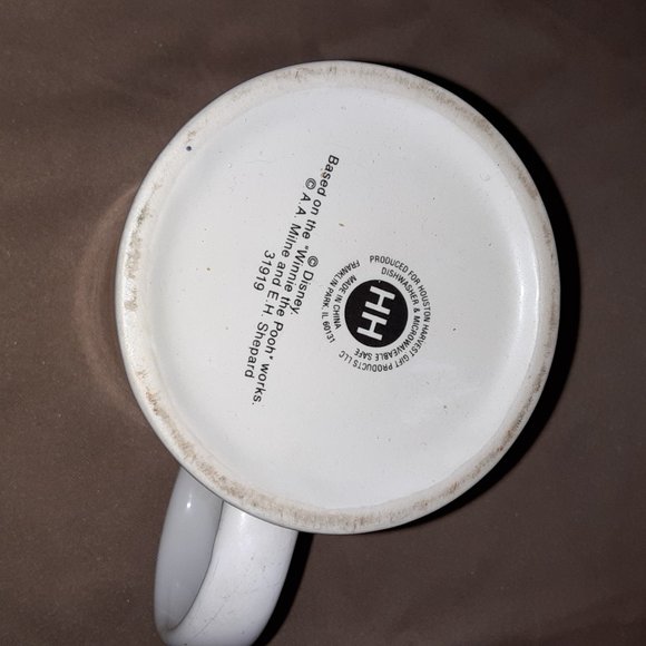 Walt Disney Winnie the Pooh Ceramic Mug - Picture 2 of 3